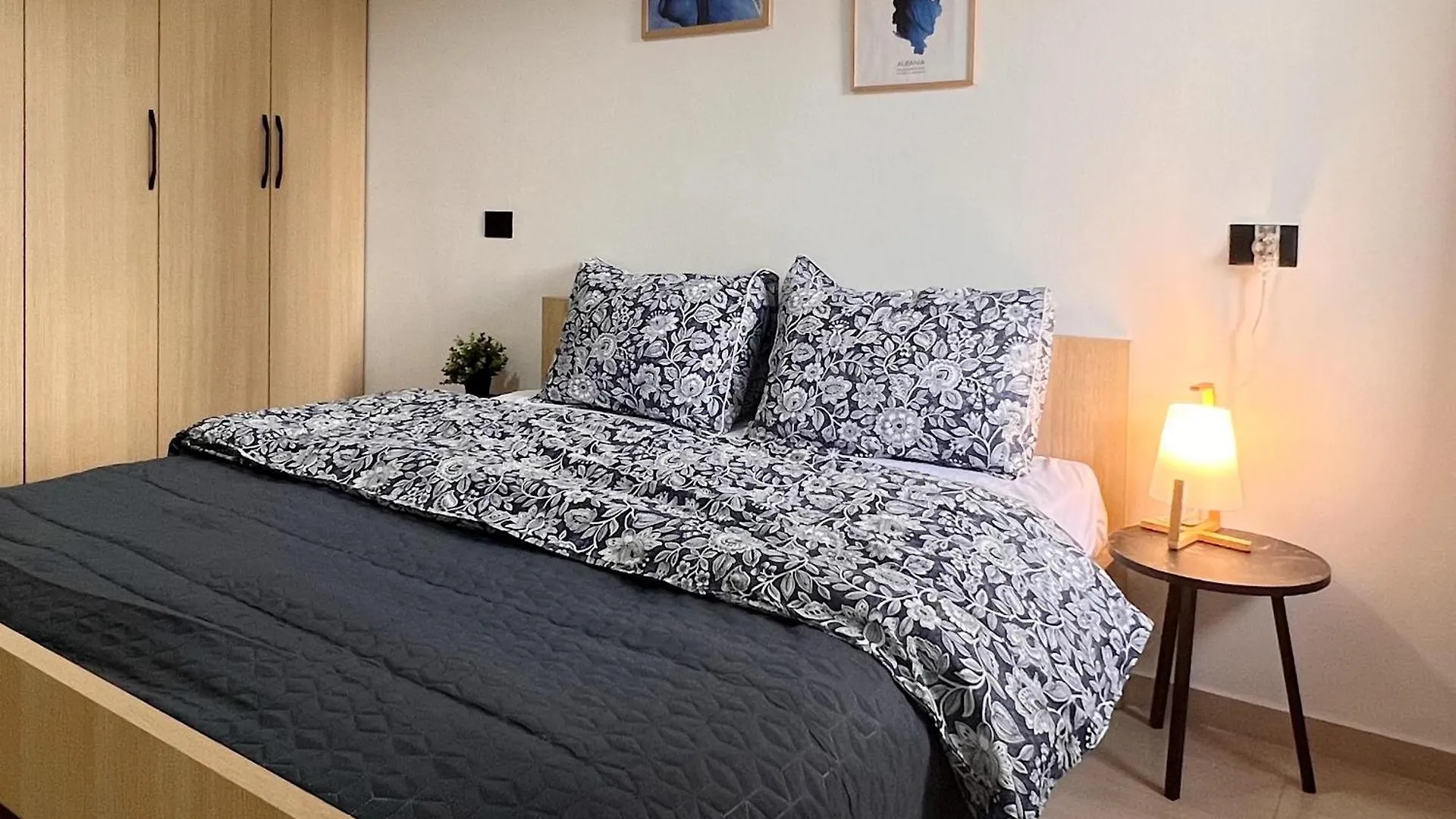 Helga Apartment Δυρράχιο 0*,  Αλβανία